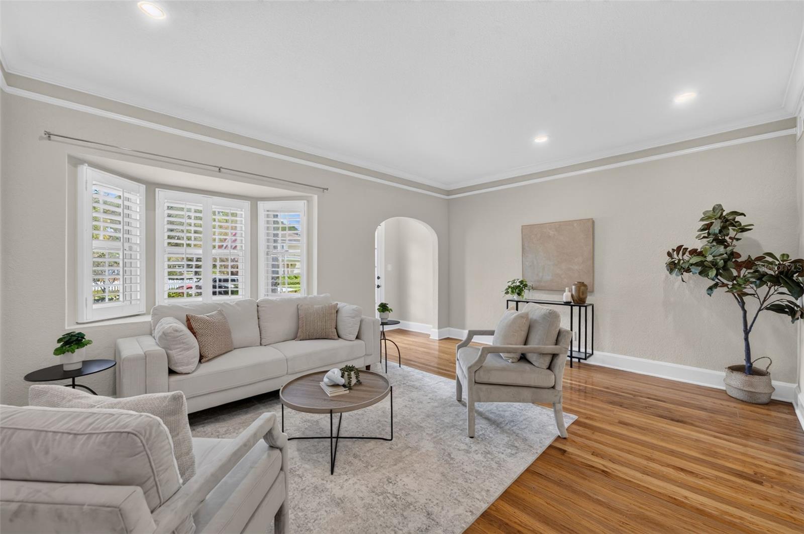 1242 E RIDGEWOOD ST — photo 2