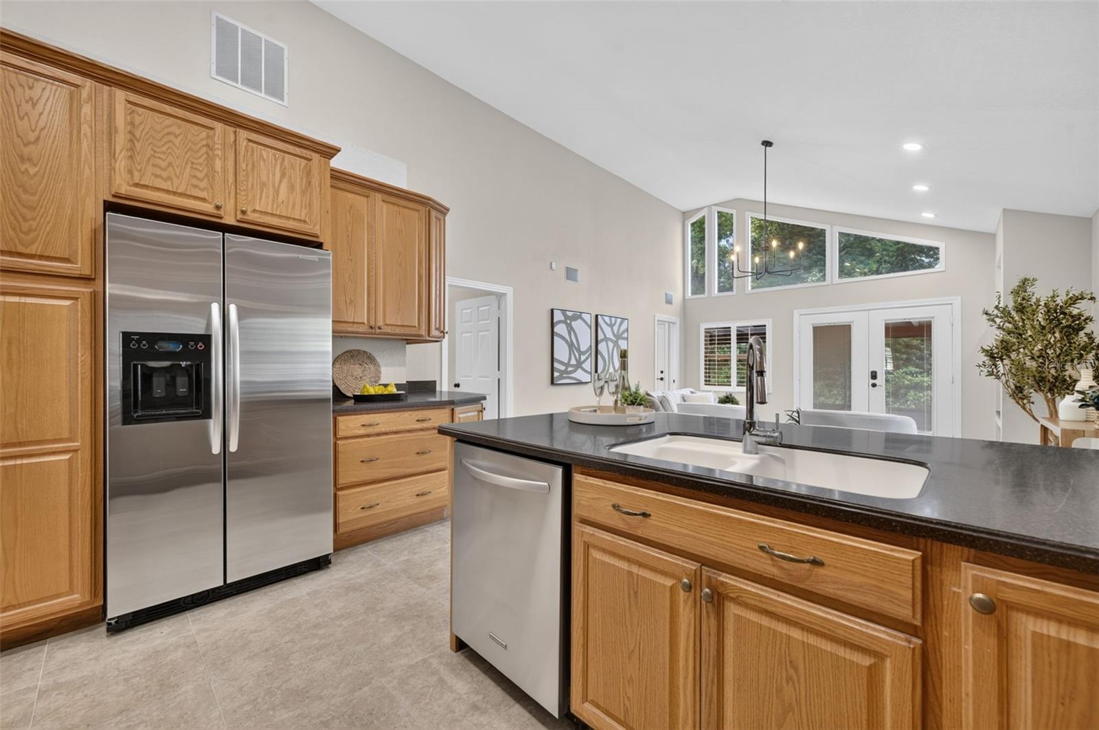 1242 E RIDGEWOOD ST — photo 12