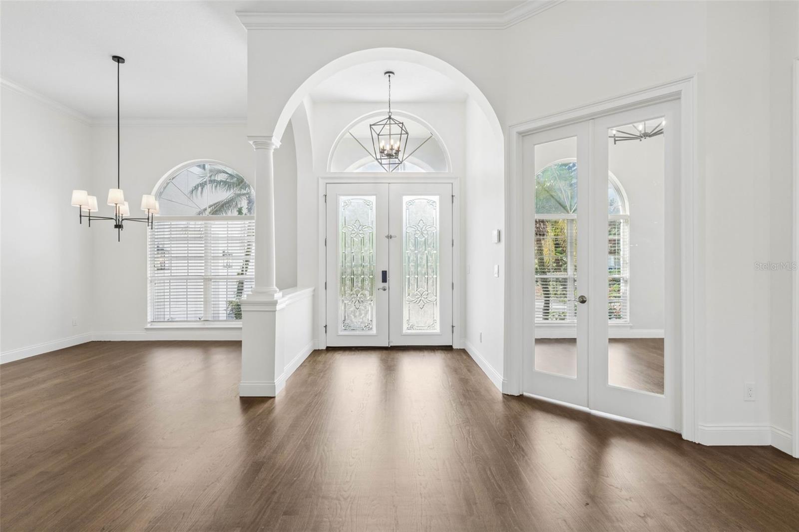 435 W VENTRIS AVE — photo 8