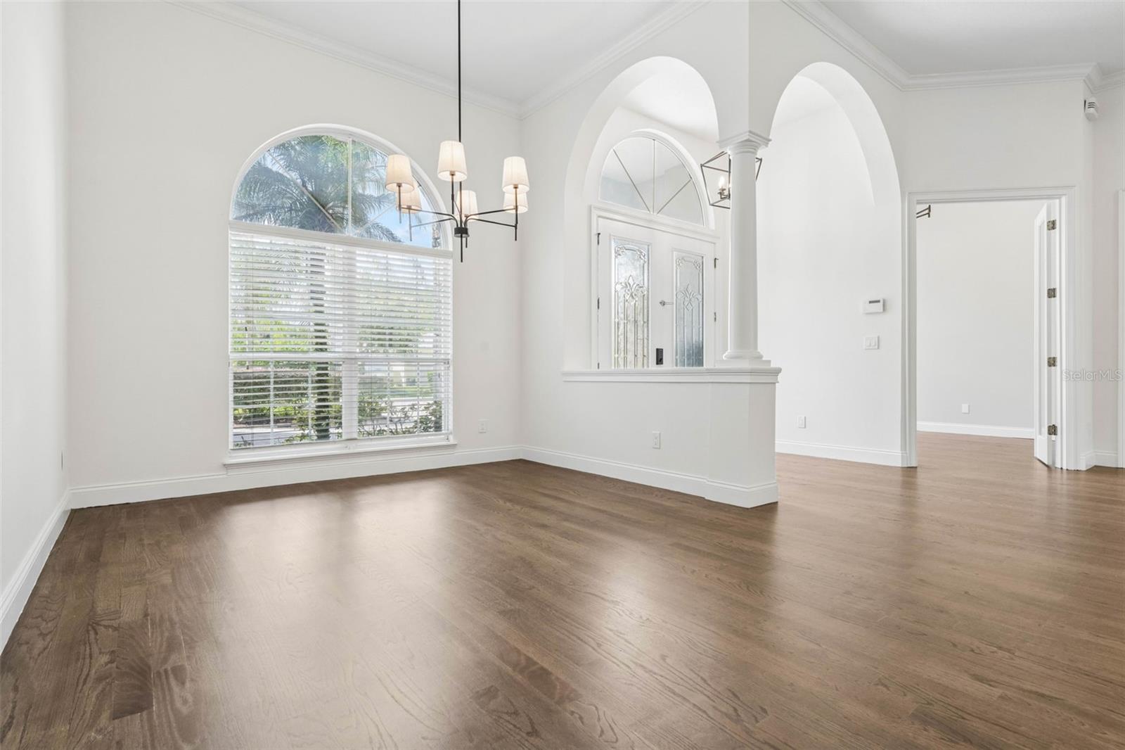 435 W VENTRIS AVE — photo 10