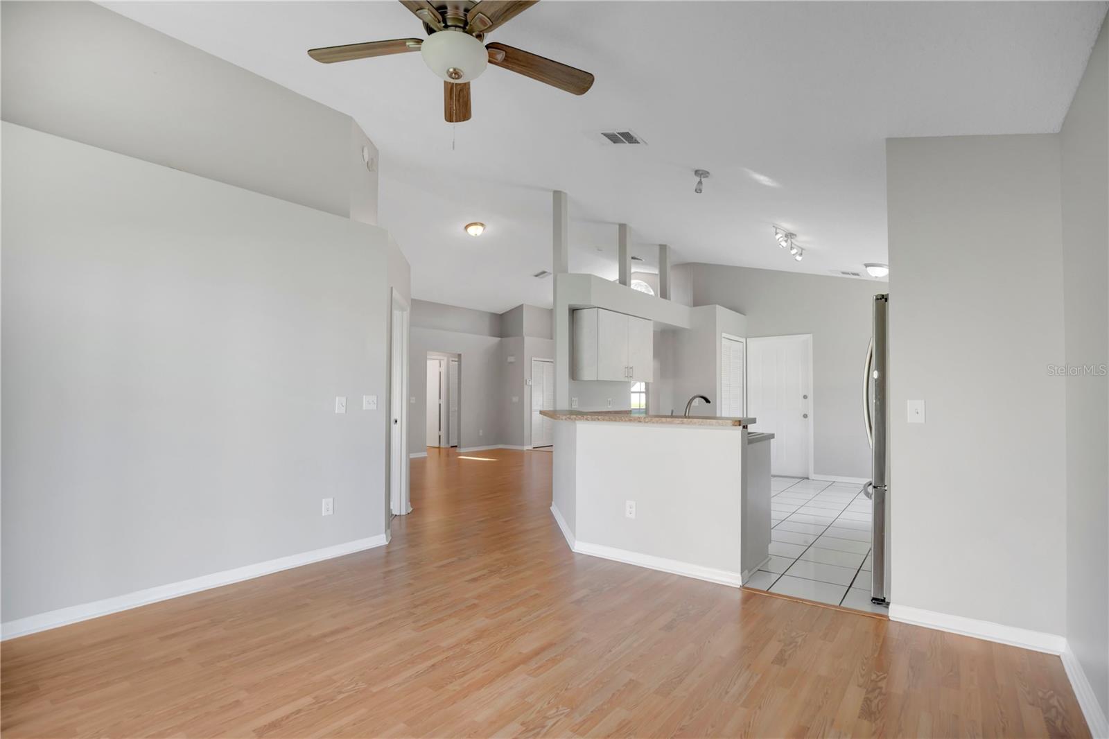 233 S ABERDEEN CIR — photo 4