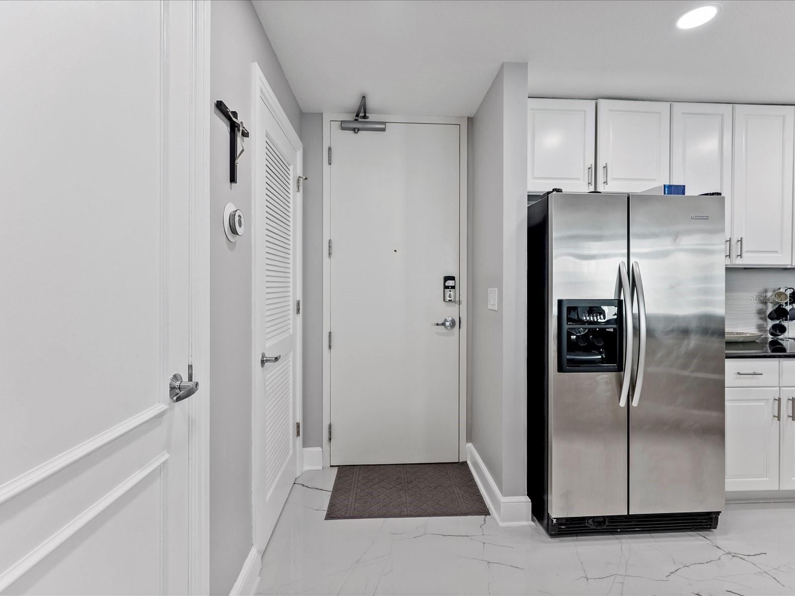 101 S EOLA DR #601 — photo 2