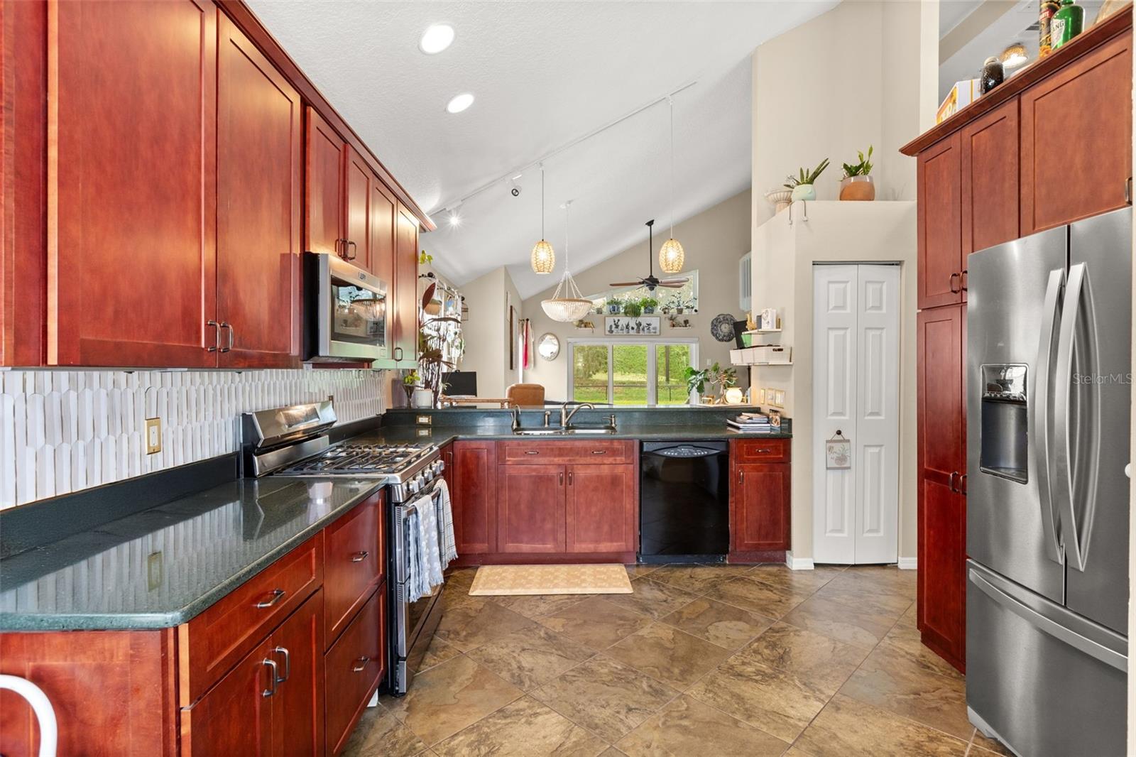 11612 PEACH GROVE LN — photo 9