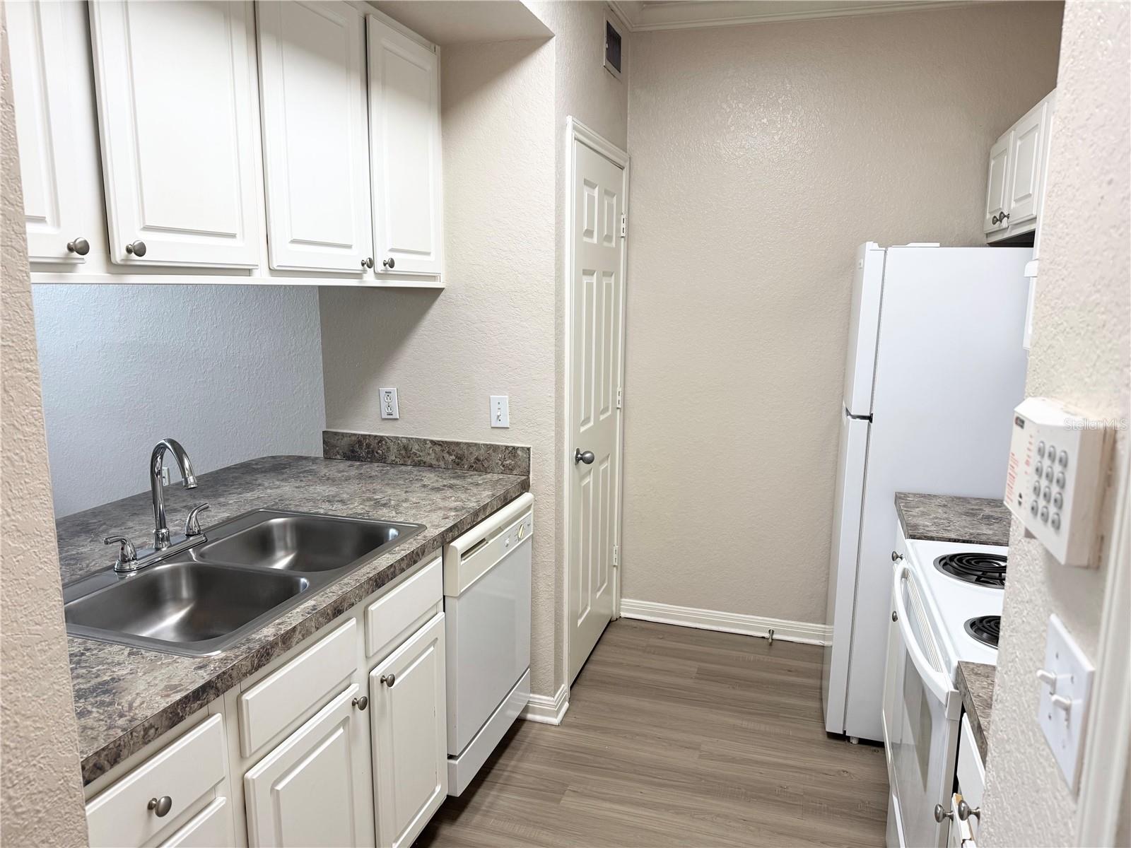 911 N ORANGE AVE #445 — photo 5