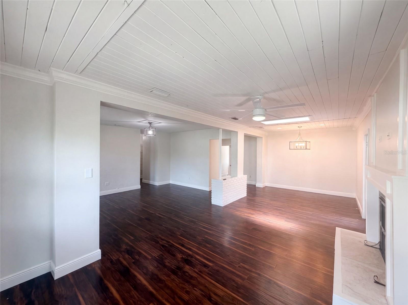 10806 W ELBOW DR — photo 8