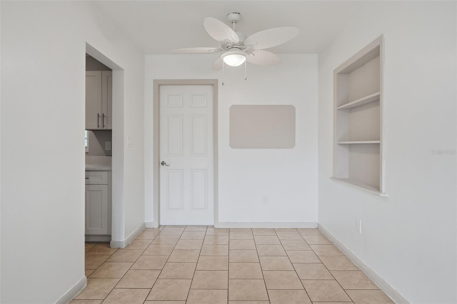 1408 W WELLINGTON DR — photo 8