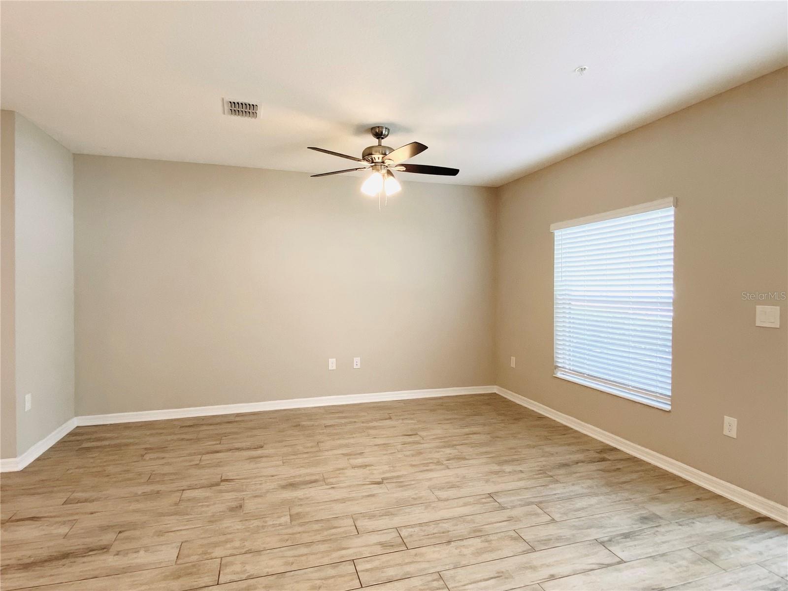 302 CEDAR BARK LN — photo 9