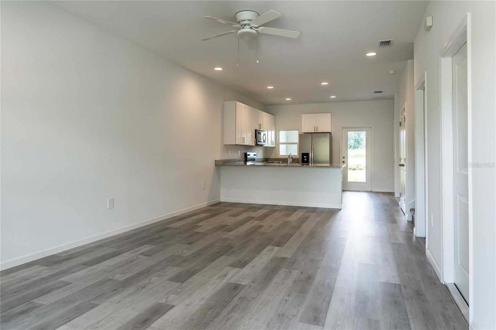 5365 VISTA LAGO DR — photo 4