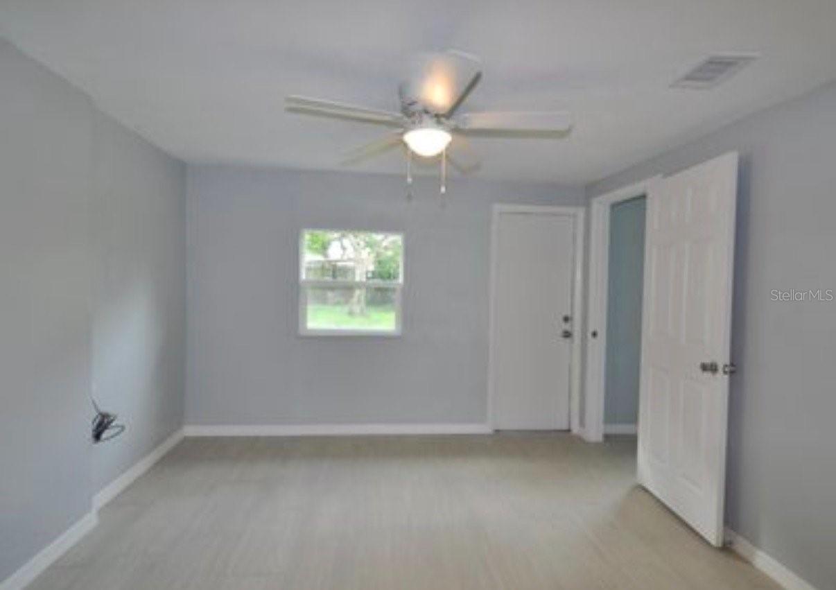 1332 HILLCREST DR — photo 9