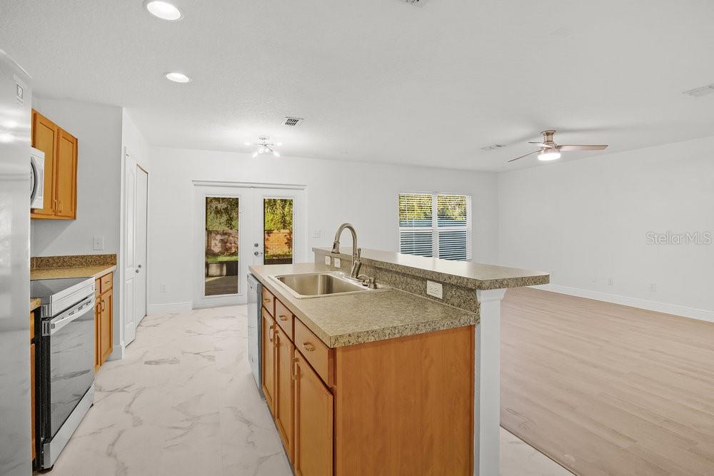 2016 PORTCASTLE CIR — photo 11