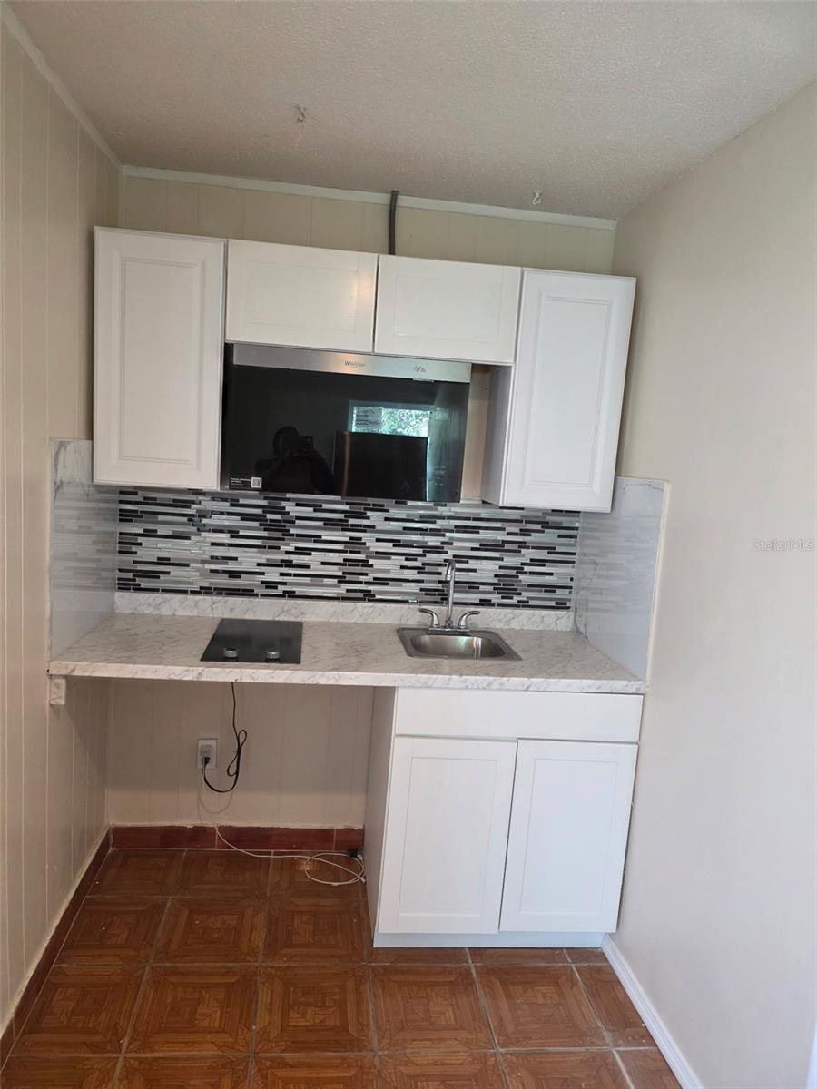 820 ORWELL AVE — photo 4