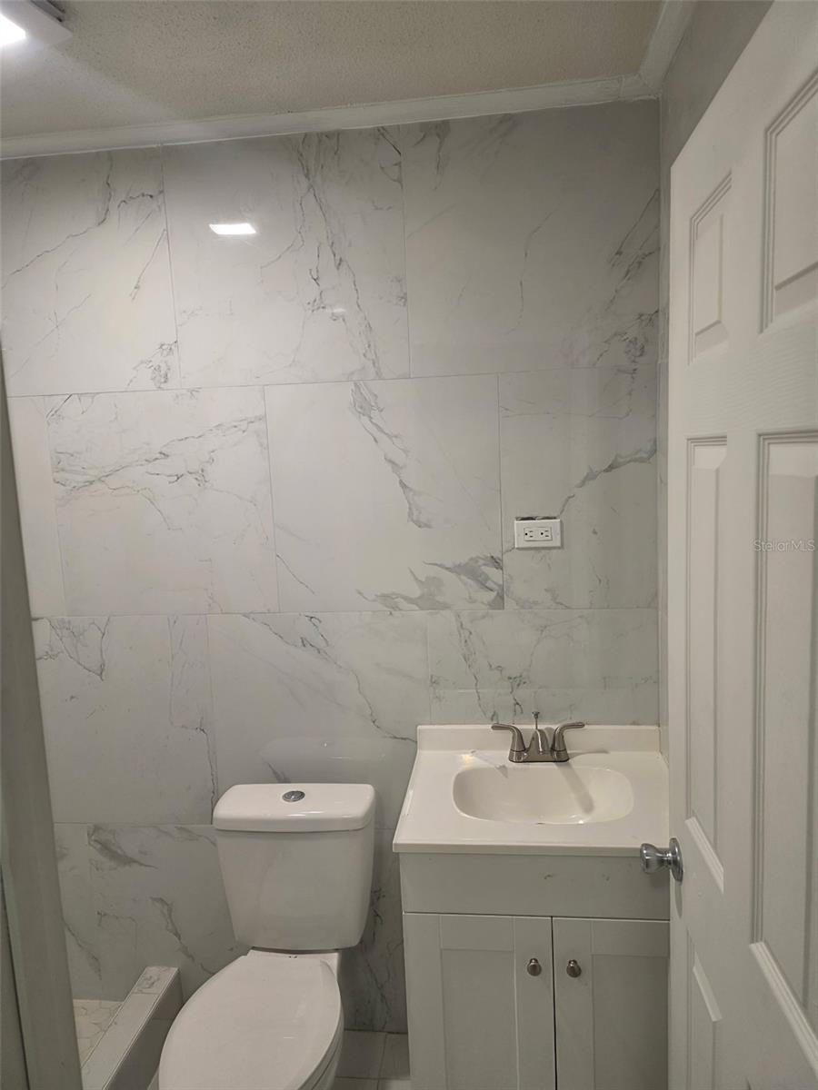 820 ORWELL AVE — photo 8