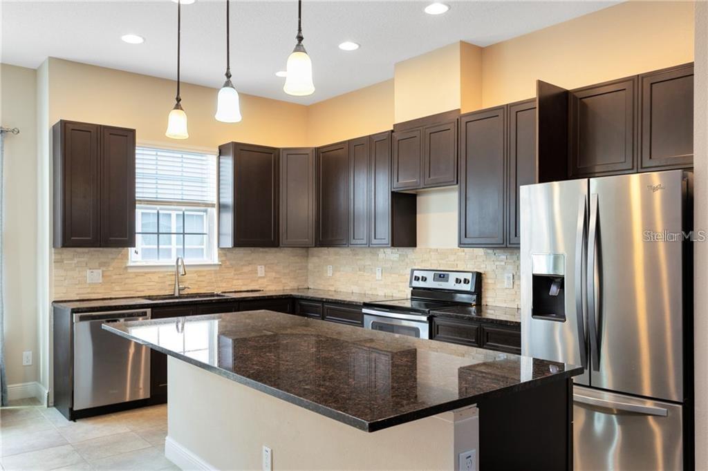 1412 LOBELIA DR — photo 4