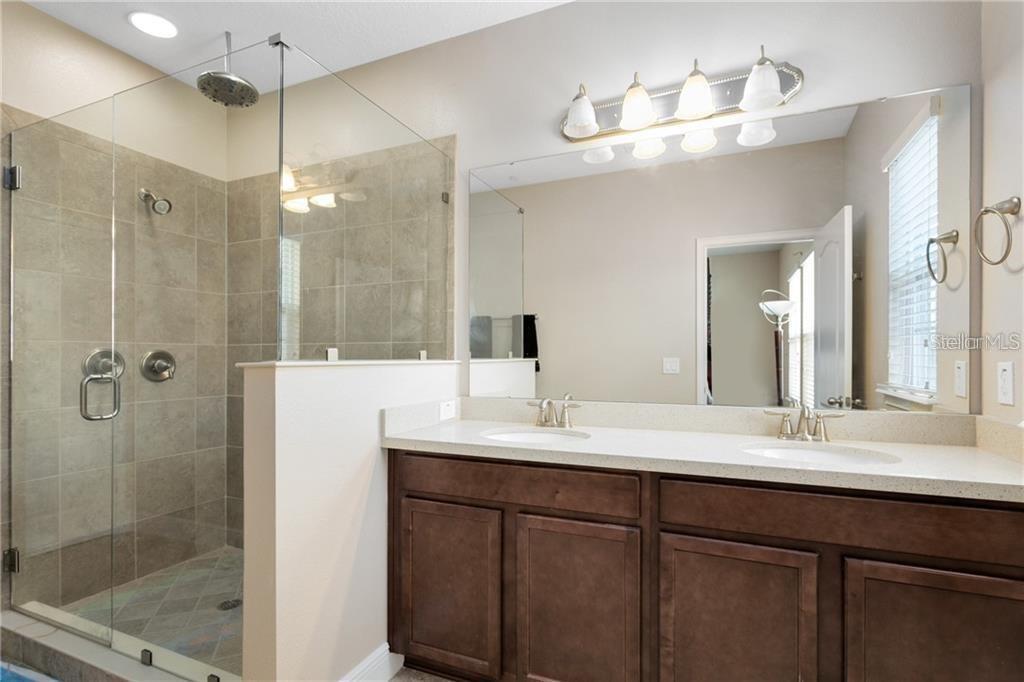 1412 LOBELIA DR — photo 10