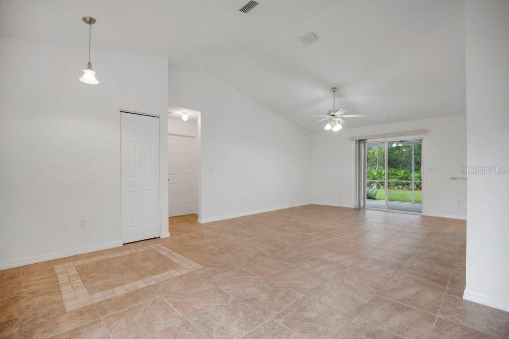 19 ZITHER CT — photo 6