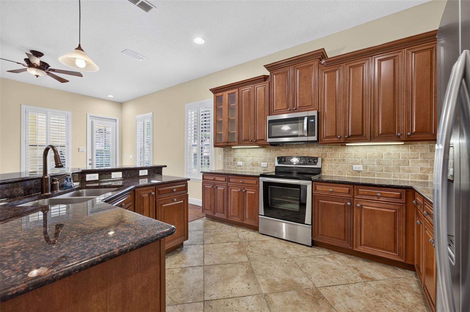 1122 CHARMING ST — photo 7