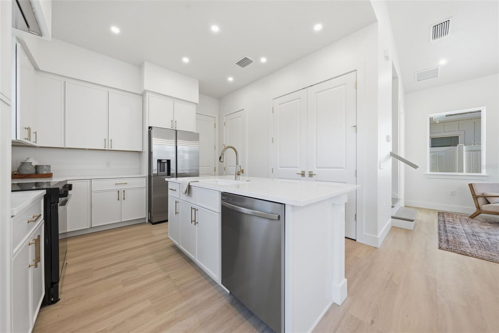 1605 BRYN MAWR ST — photo 10