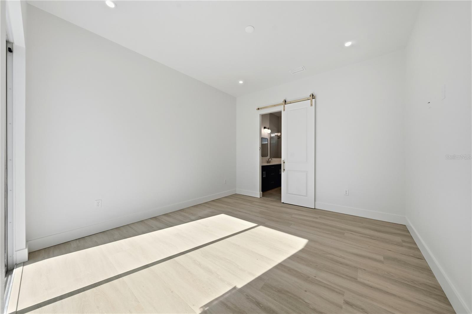 1514 WILSON AVE — photo 9