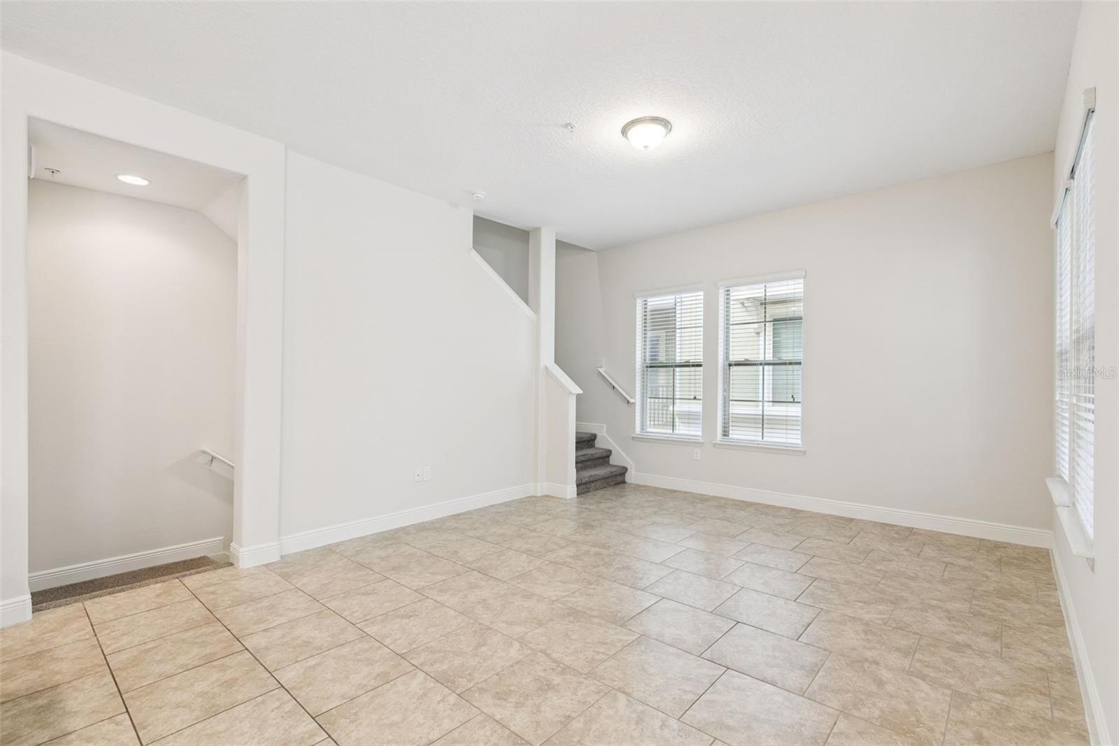 2333 LOBELIA DR — photo 8