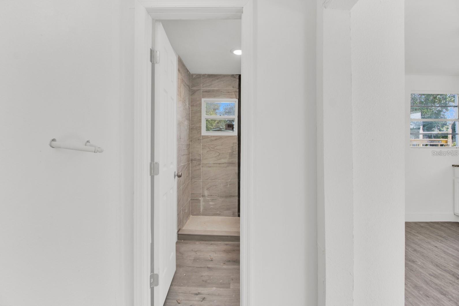 841 VERNON ST — photo 11