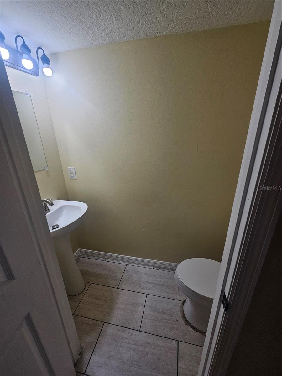 427 SAMUEL ST — photo 12