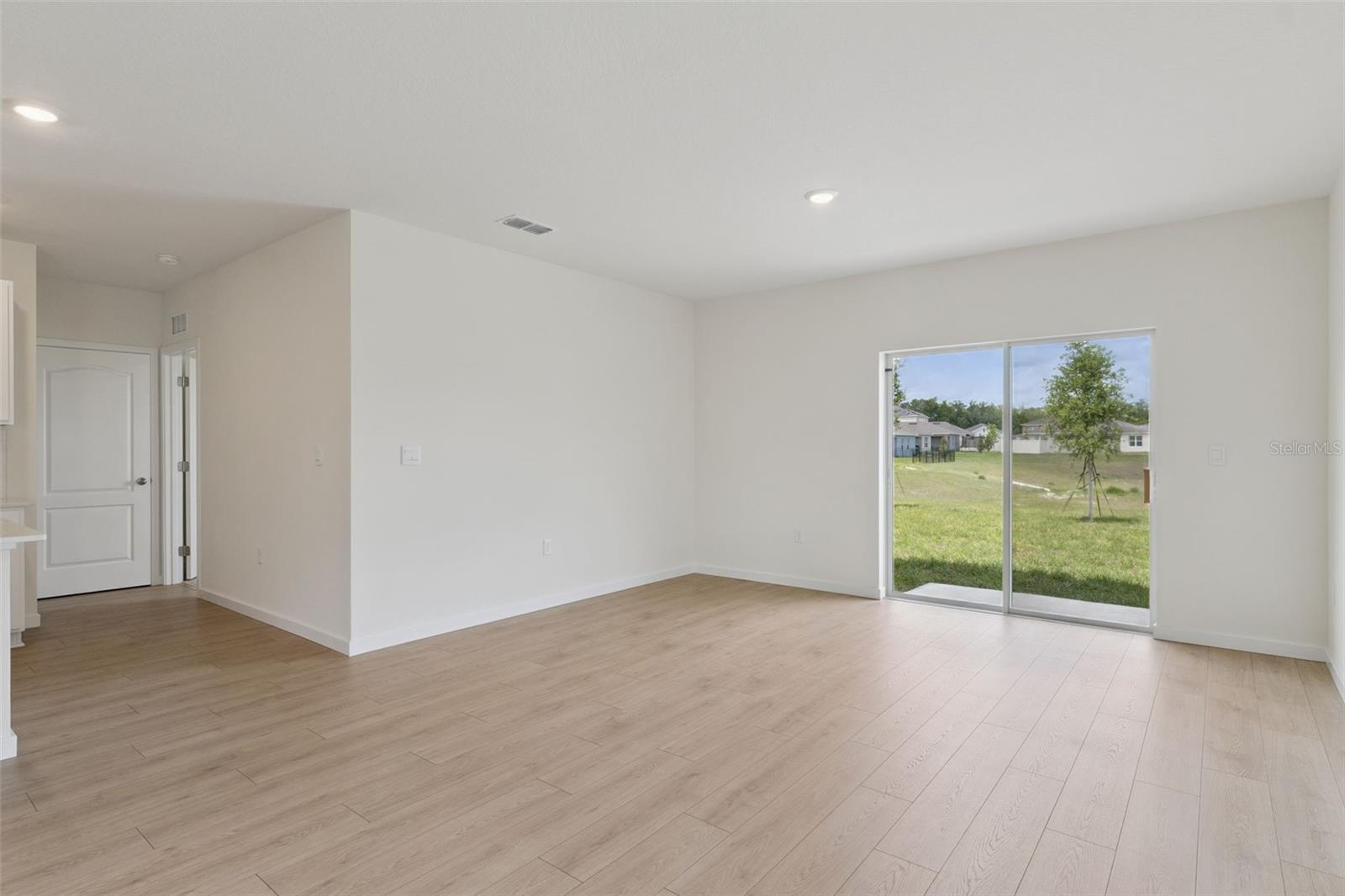 1945 HOWARD MESA DR — photo 3