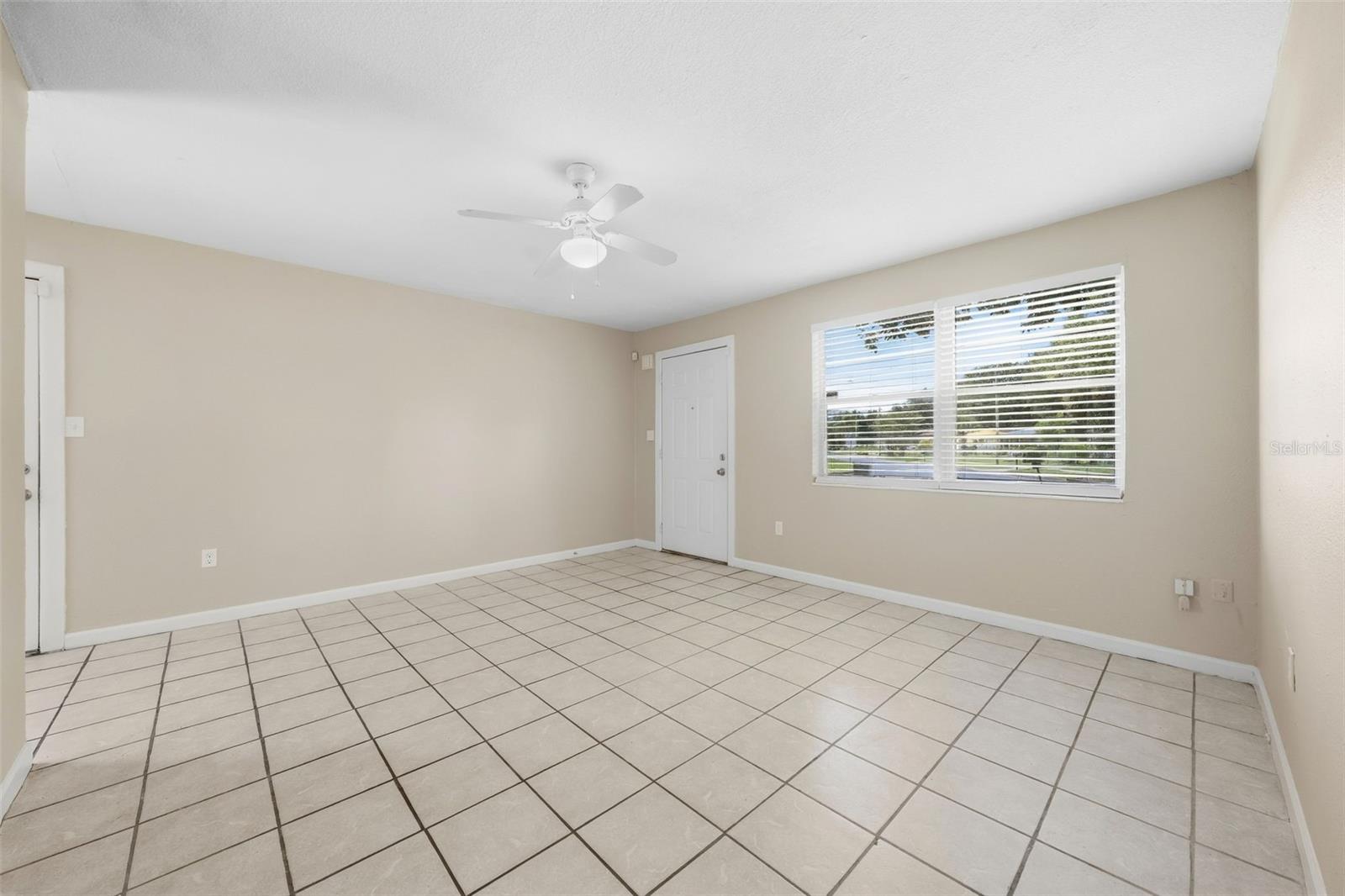 3905 WILTS ST — photo 4