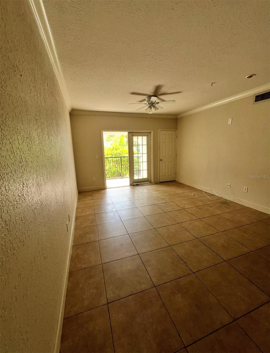 202 E SOUTH ST #5048 — photo 3