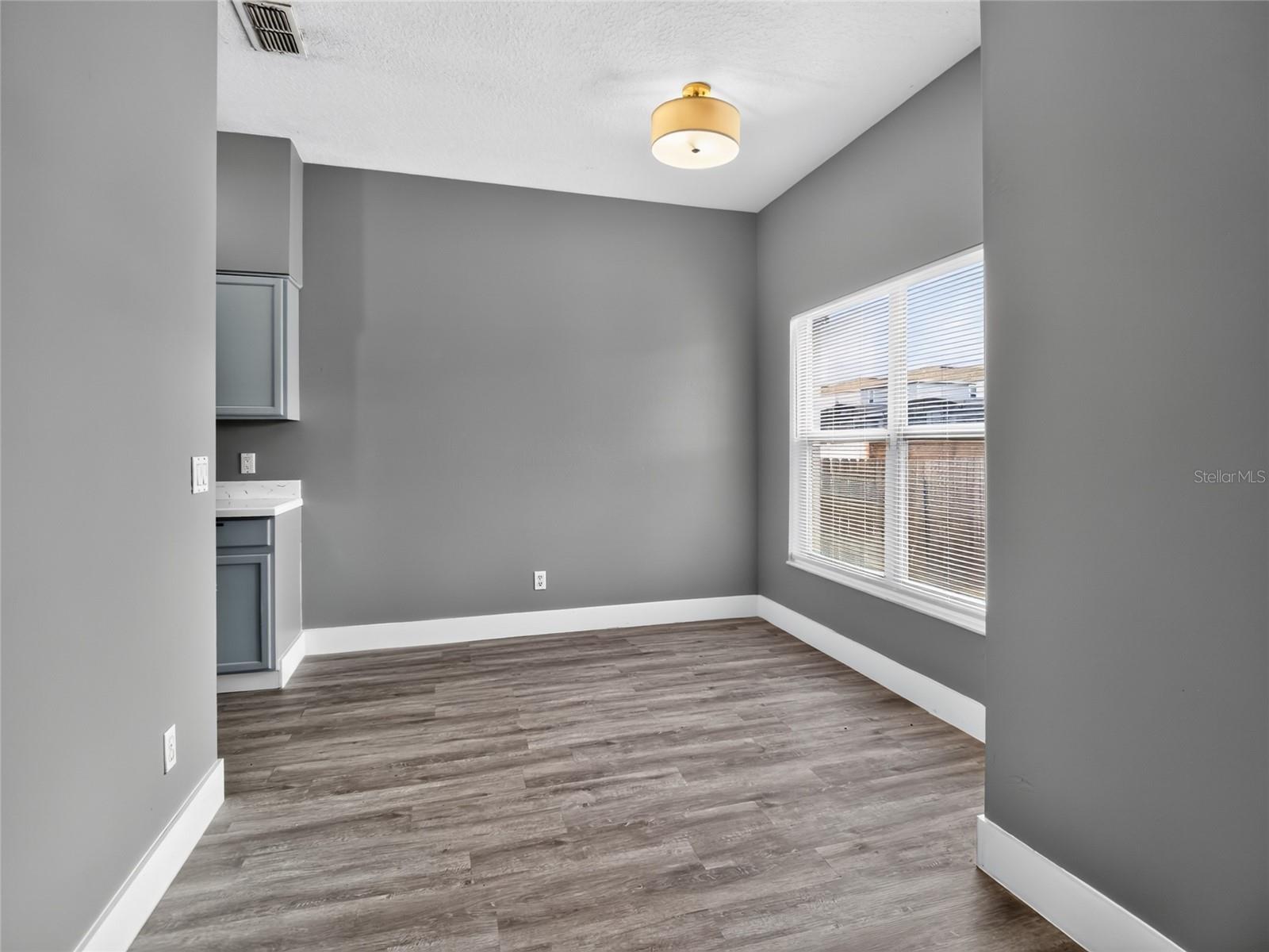 257 MARGATE DR — photo 12