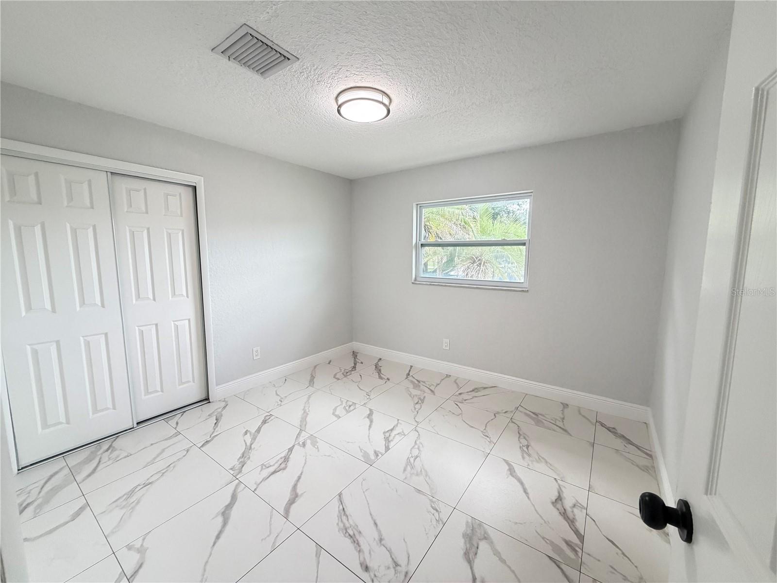 10647 REGENCY CT — photo 11