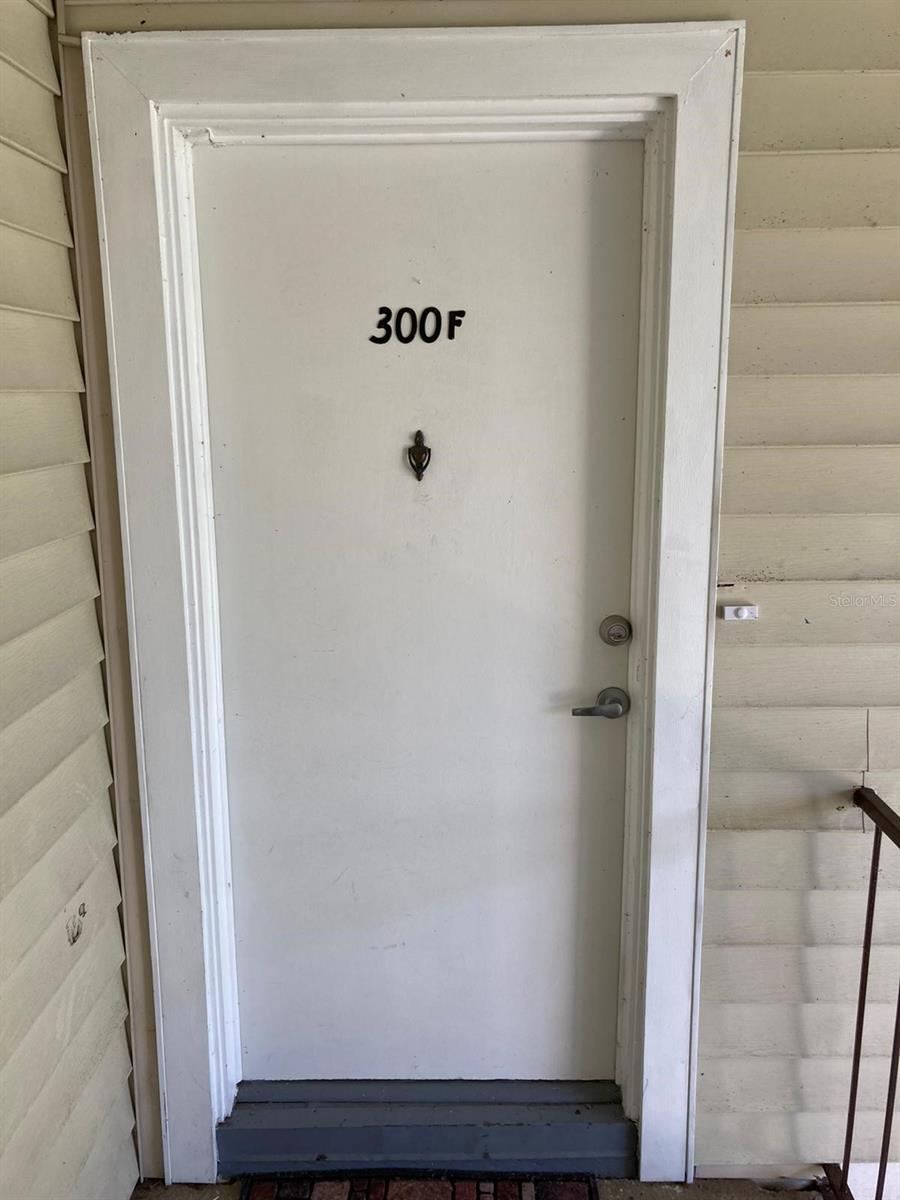 300 CHEROKEE CT #F
