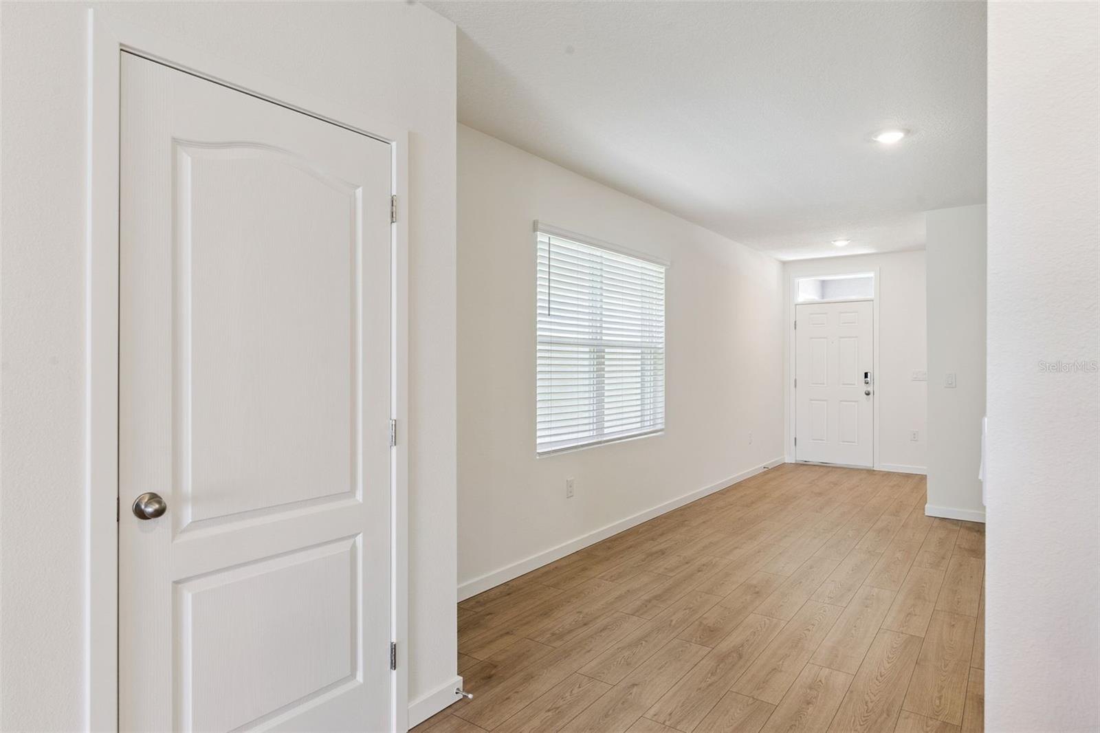 1921 HOWARD MESA DR — photo 2