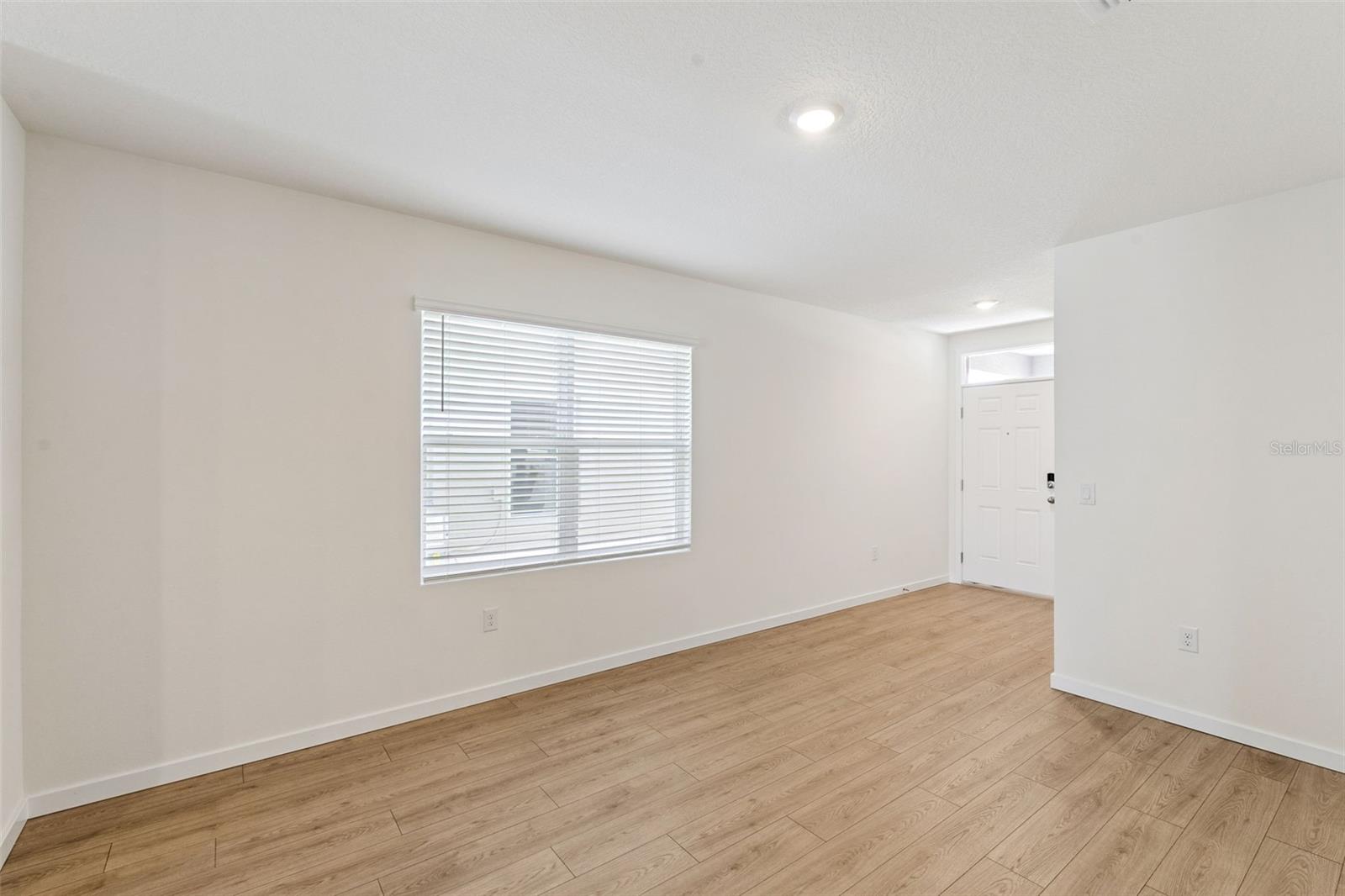 1921 HOWARD MESA DR — photo 4