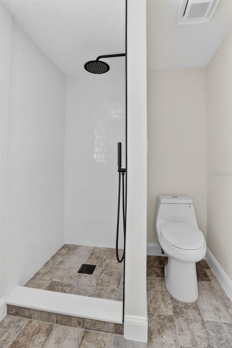 405 CHESTNUT AVE — photo 12