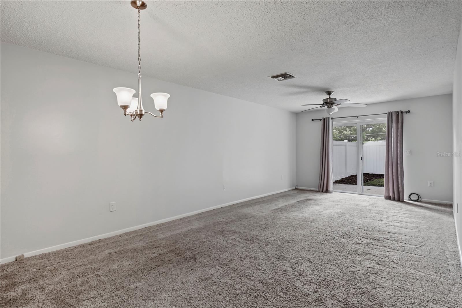 328 E EVERGREEN AVE — photo 8