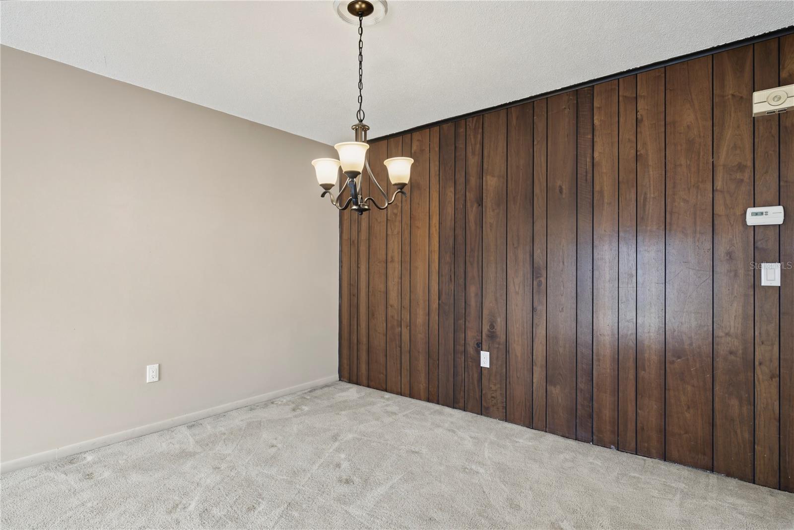 330 E EVERGREEN AVE — photo 12