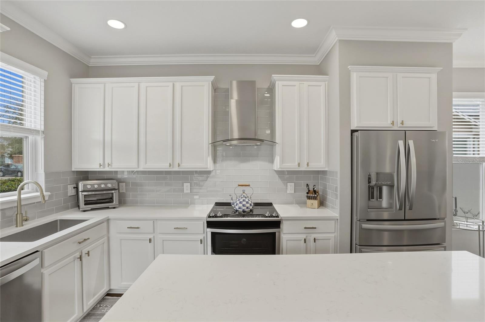 13013 OVERSTREET RD — photo 5