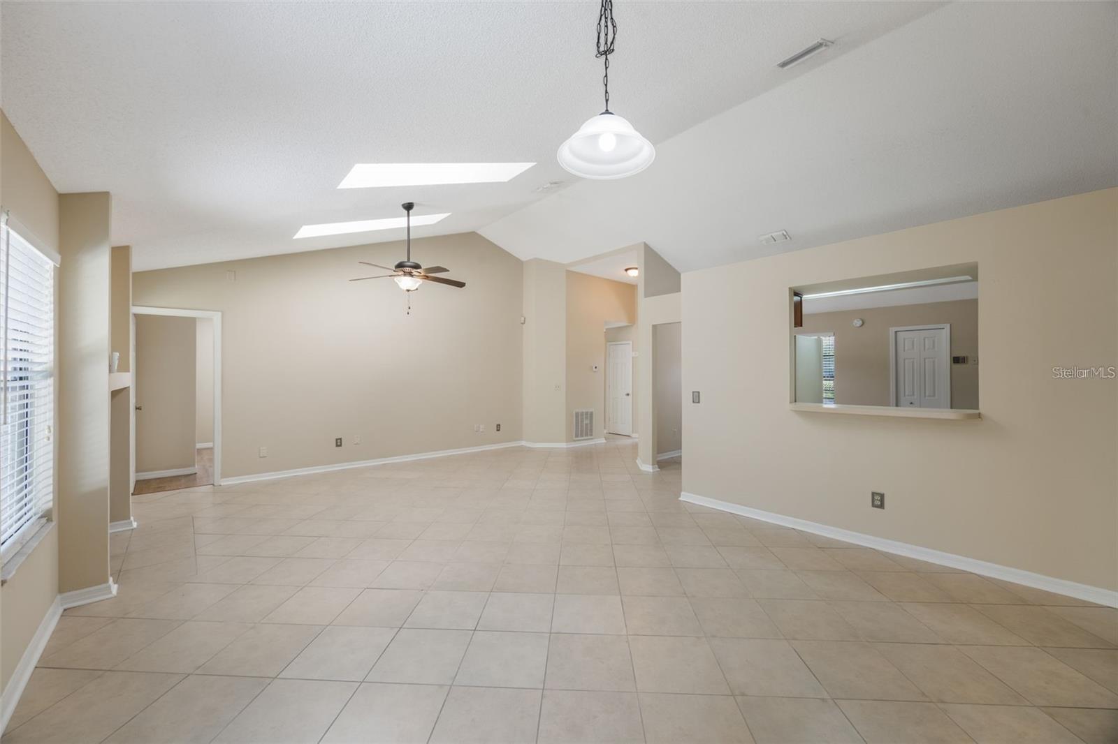 840 LAKE JACKSON CIR — photo 8