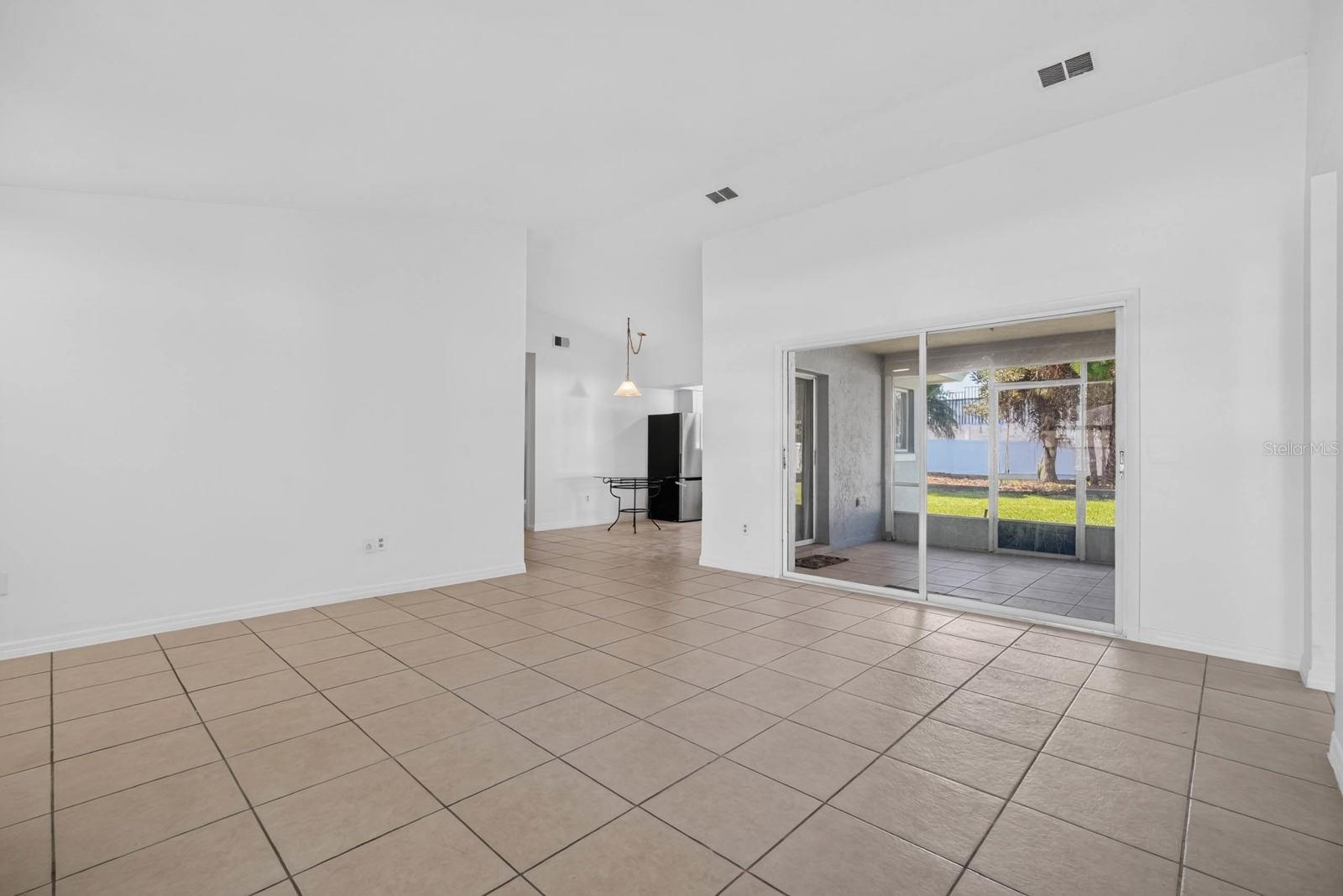 7 BROWNSTONE LN — photo 9
