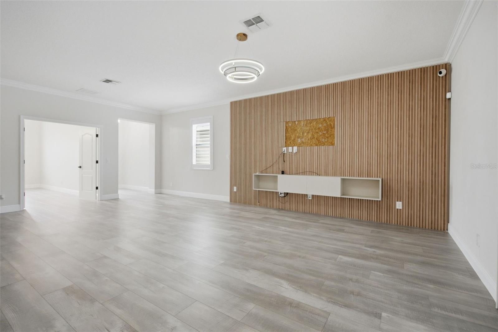 3285 STRATTON CIR — photo 4