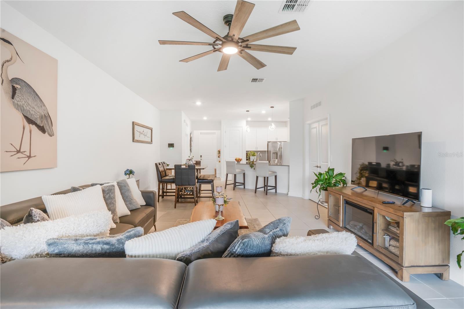 4716 WALTHAM FOREST DR — photo 2
