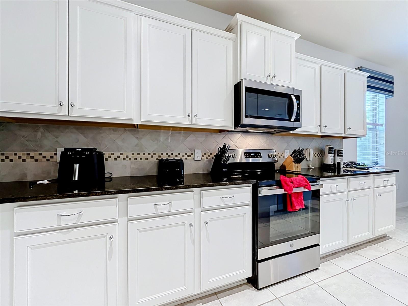 8879 QIN LOOP — photo 9