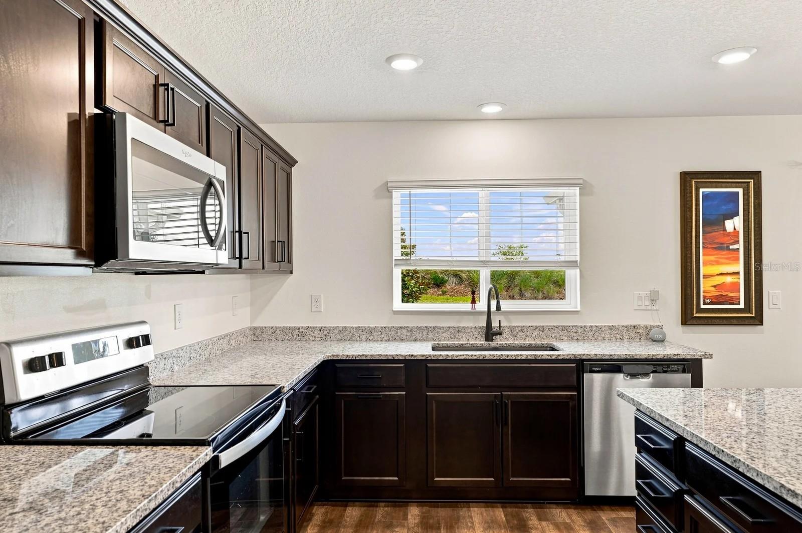 455 OVERPOOL AVE — photo 10