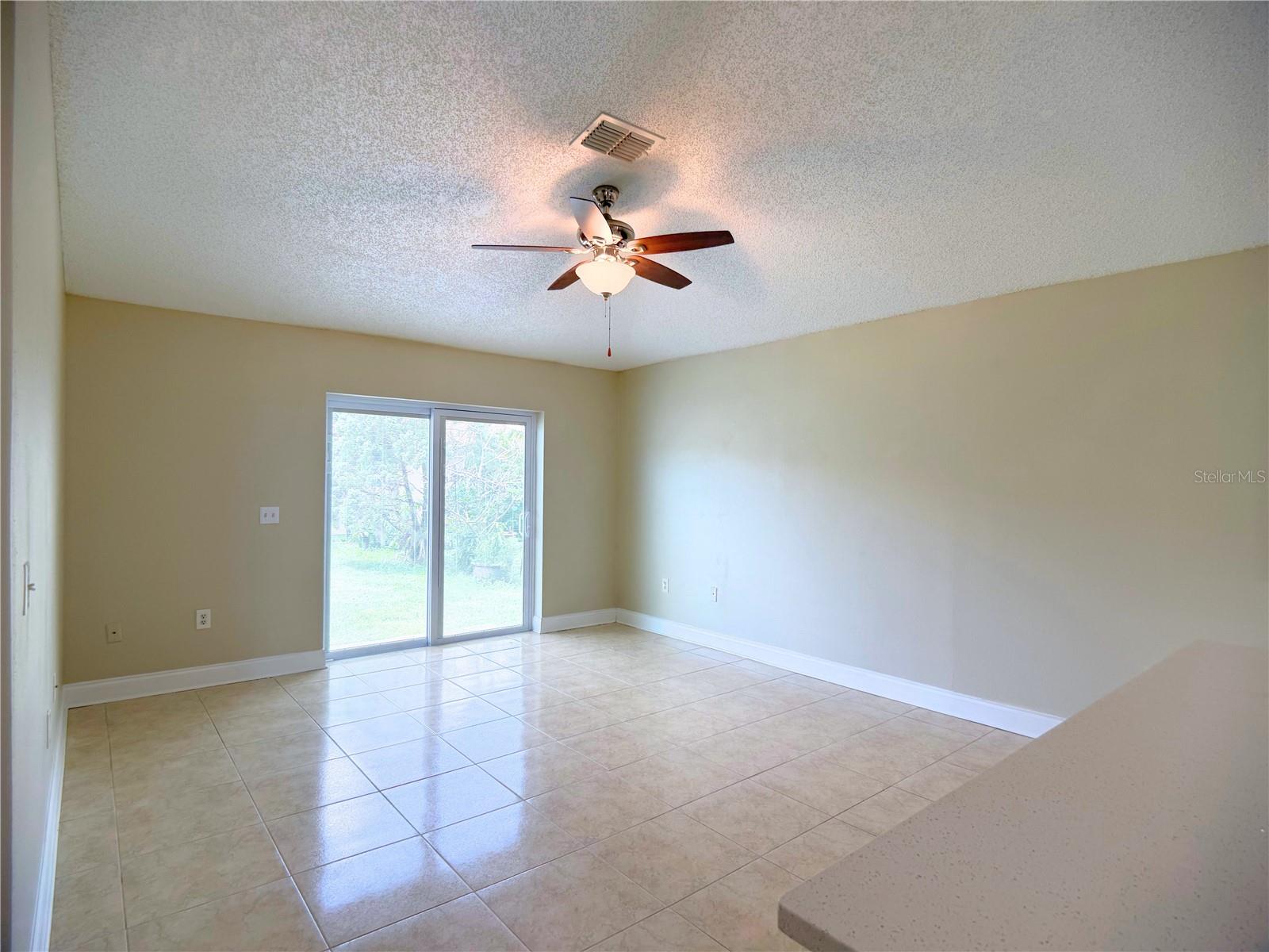 247 FAIRFIELD DR — photo 8