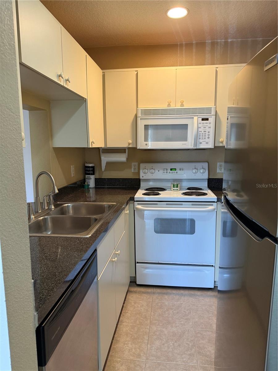 1134 S PINE RIDGE CIR #1134 — photo 7