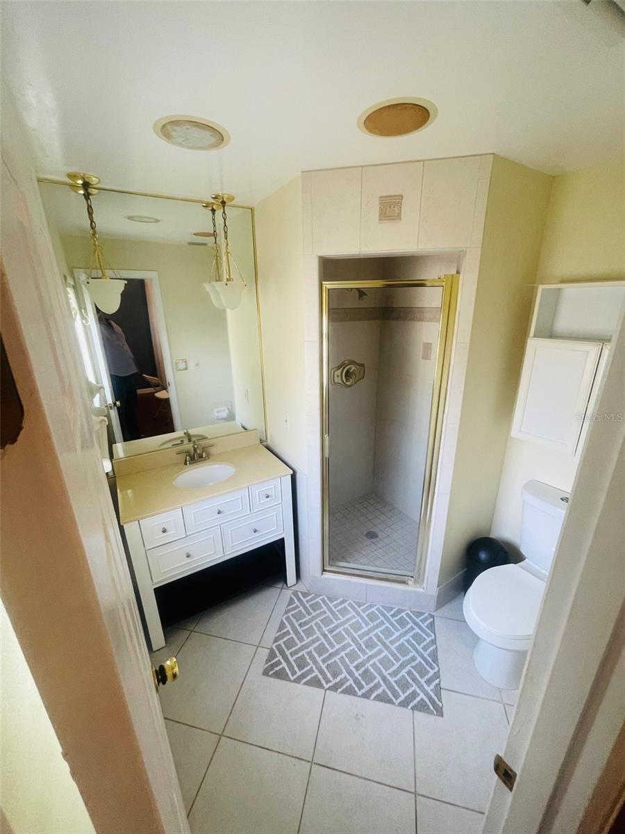 999 ELEANOR AVE — photo 12