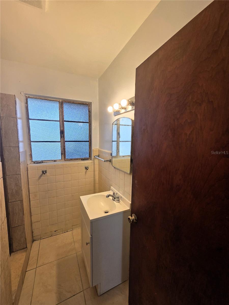 617 W HOWRY AVE — photo 10