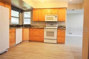 109 DONNINGTON CT — photo 2