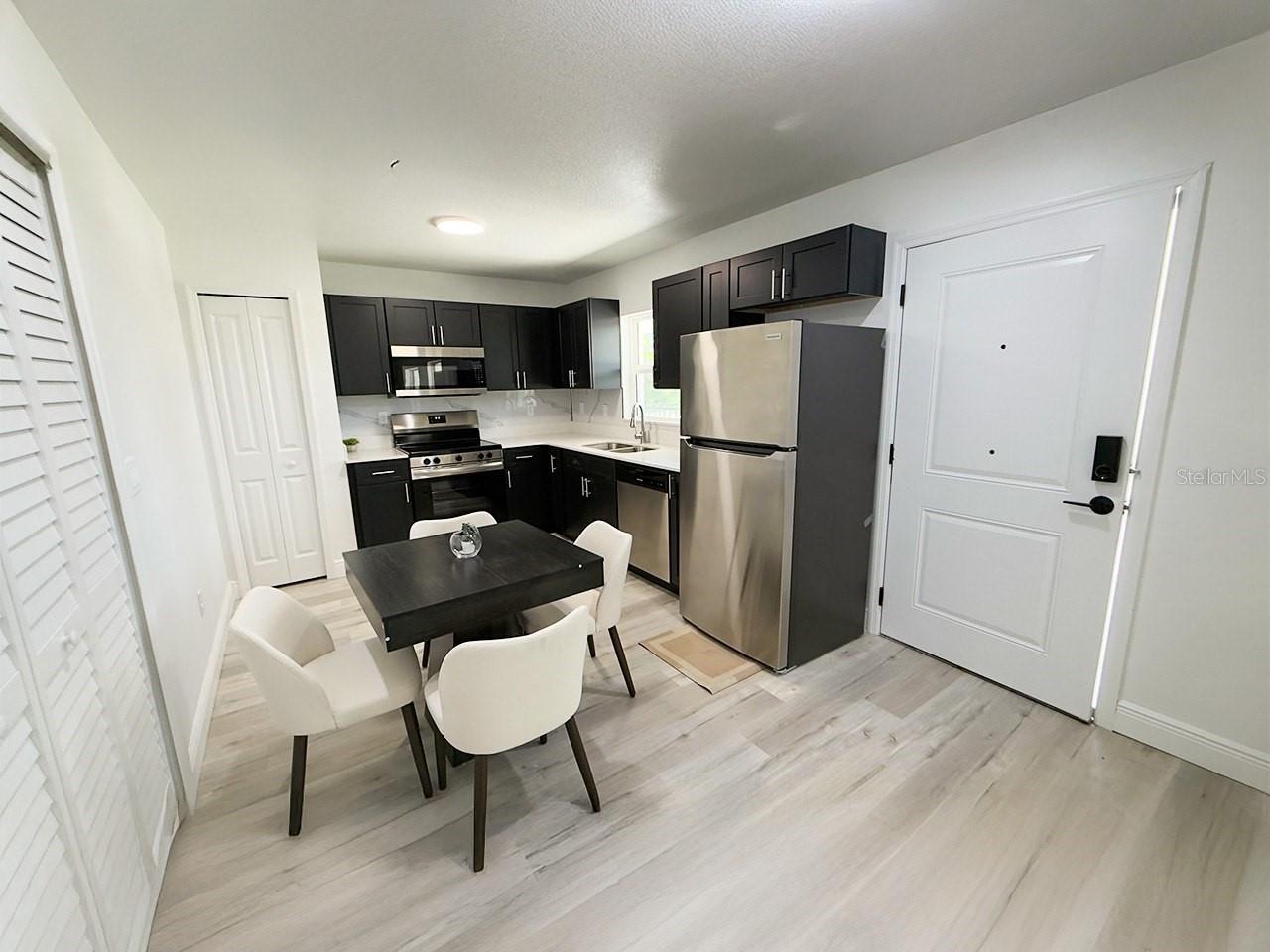 2201 CONWAY DR #201 — photo 2