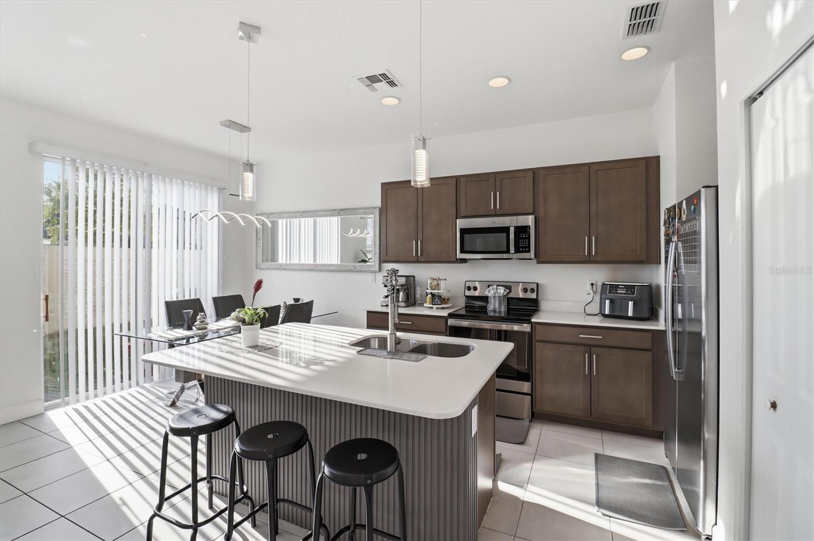 1375 CAPTIVA CV — photo 4